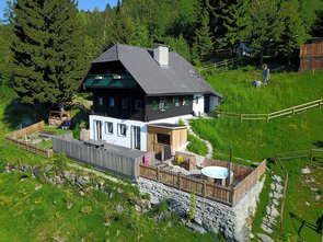 Fernaufnahme des Ferienhaus "Glühwürmchenhütte"